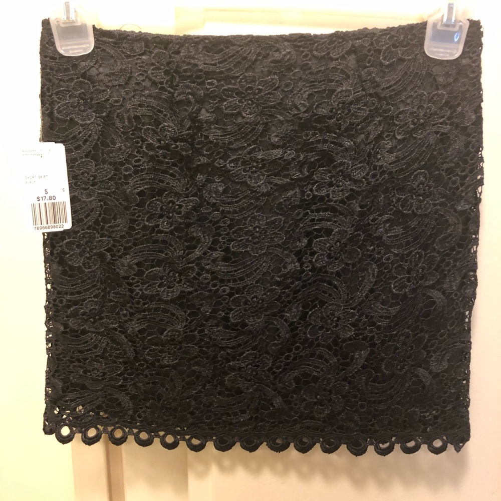 Forever 21 black lace mini skirt